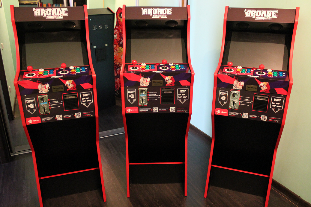 Игровые автоматы с баланса телефона pccs life. Аркадный автомат. Игровые аппараты. Игровые автоматы в магазинах. Современные игровые аркадные автоматы.